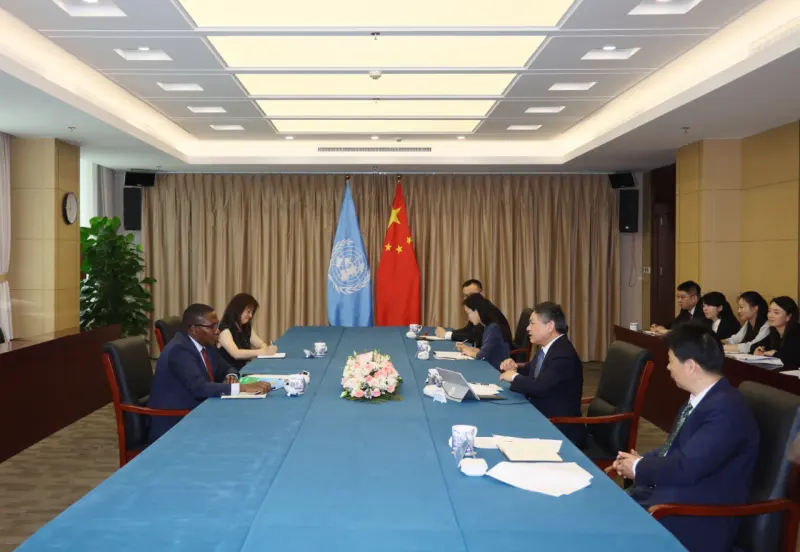 生态环境部部长黄润秋会见联合国秘书长气候行动和公正转型特别顾问、联合国助理秘书长塞尔温·哈特