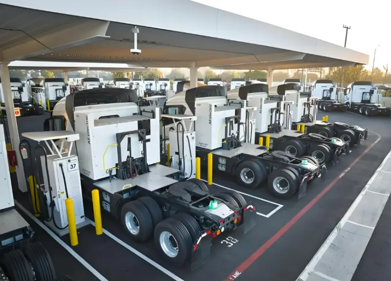 四川省宜宾电动重卡驶入减污降碳新赛道