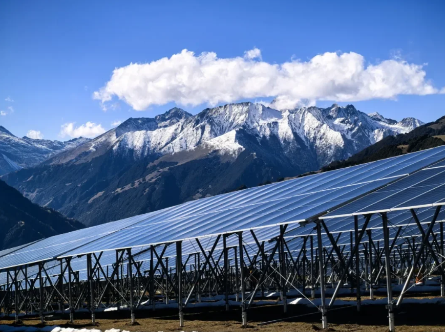 绿色低碳发展 释放强劲动能（快评）