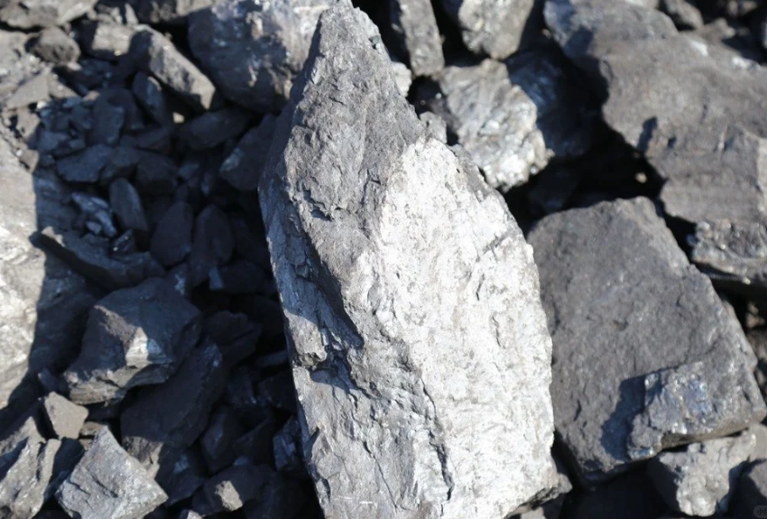 煤矸石山披绿装！鸡西减污降碳协同创新试点建设显成效